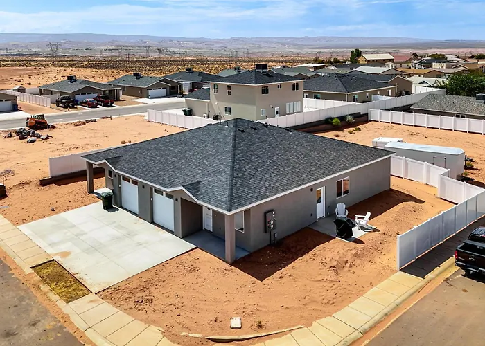 Explore Glen Canyon/lake Powell! Red River Retreat